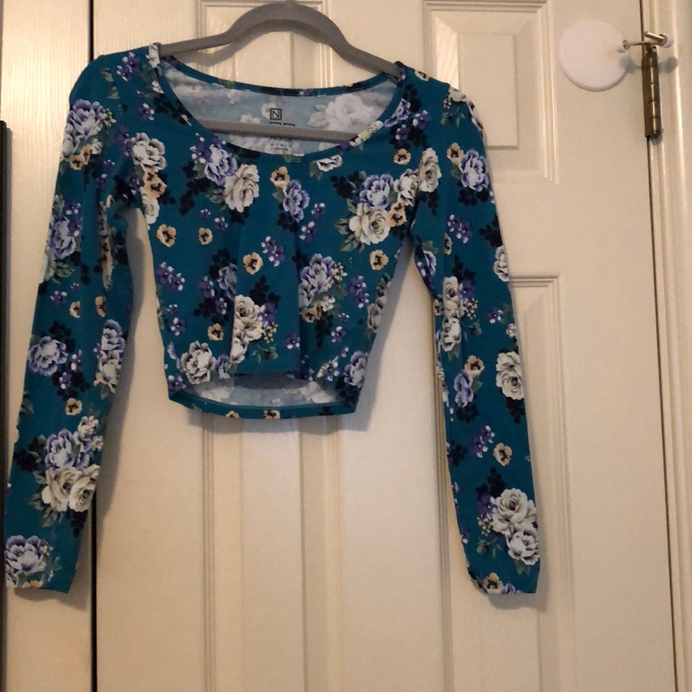 Long sleeve flower crop top